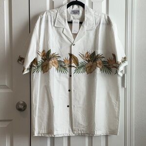 Green Casual Button Down Shirt with White Accents